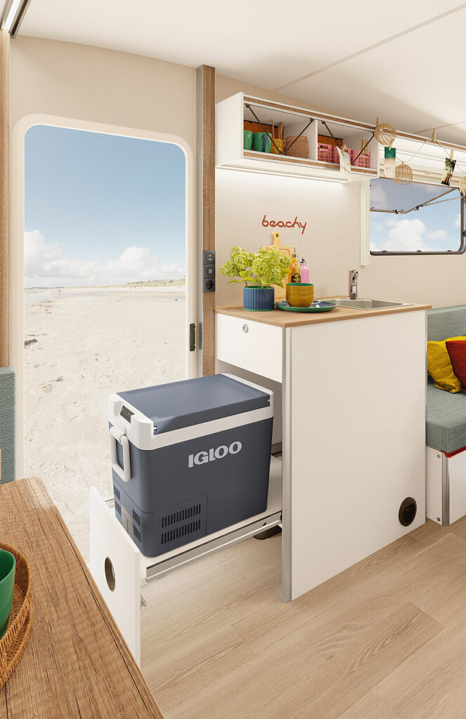 2026-WW-beachy-420-Plus-innen-Kueche-Tag-q-BEAR-PRESSE-thumb