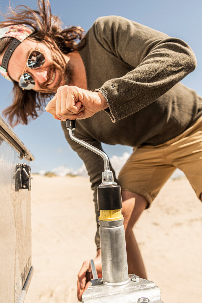 2025-ww-beachy-420-mood-Stuetzlastwaage-people-aussen-2540-BEAR-PRESSE-thumb