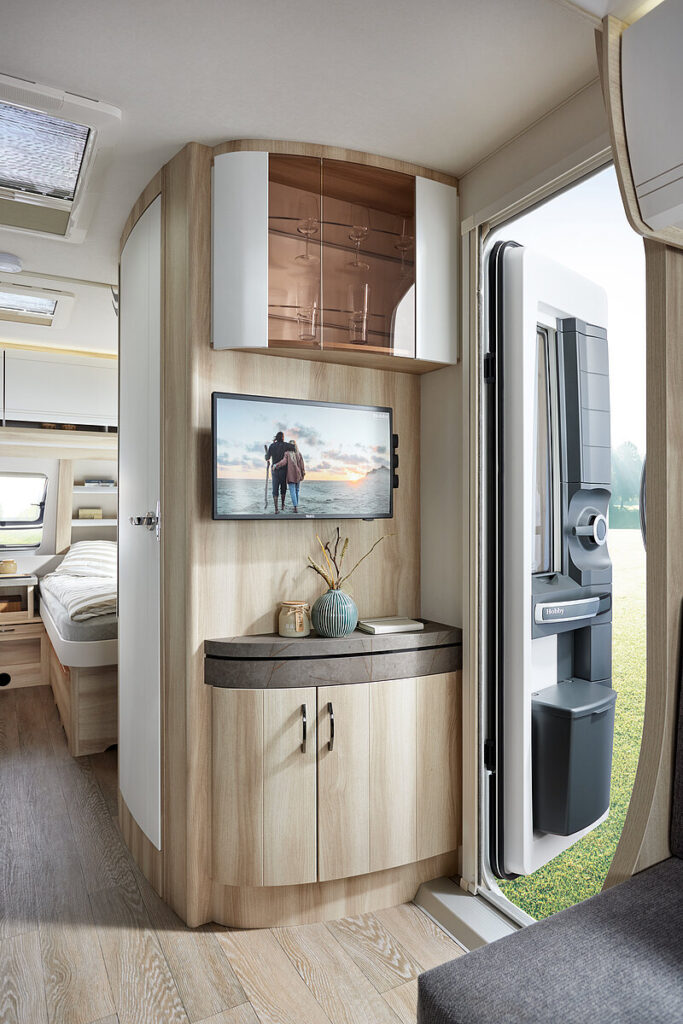 2026-WW-De-Luxe-515-UHL-innen-Glasvitrine-h-BEAR-PRESSE-thumb