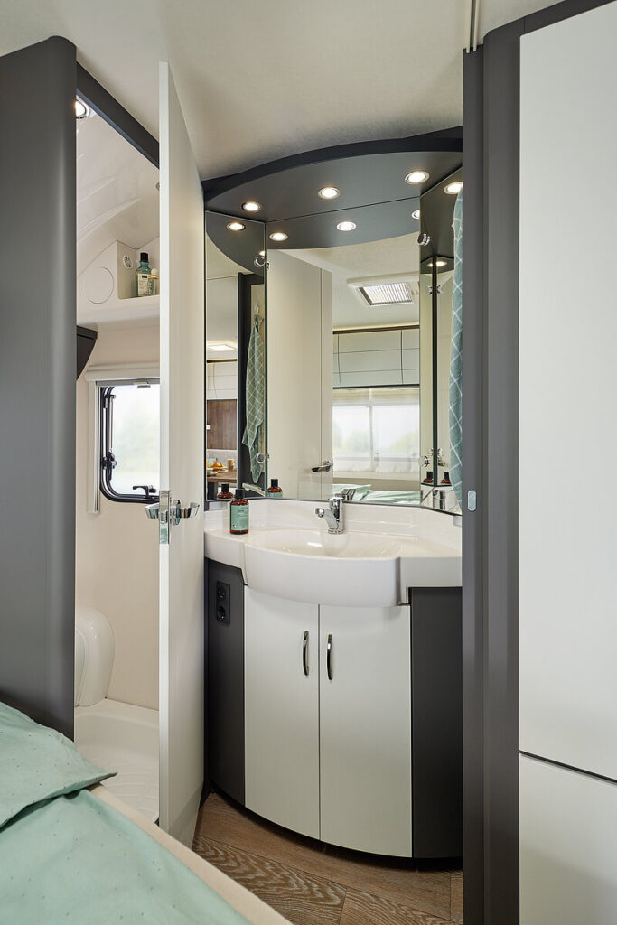 2026-WW-Excellent-Edition-650-KMFe-innen-externer-Waschtisch-h-BEAR-PRESSE-thumb