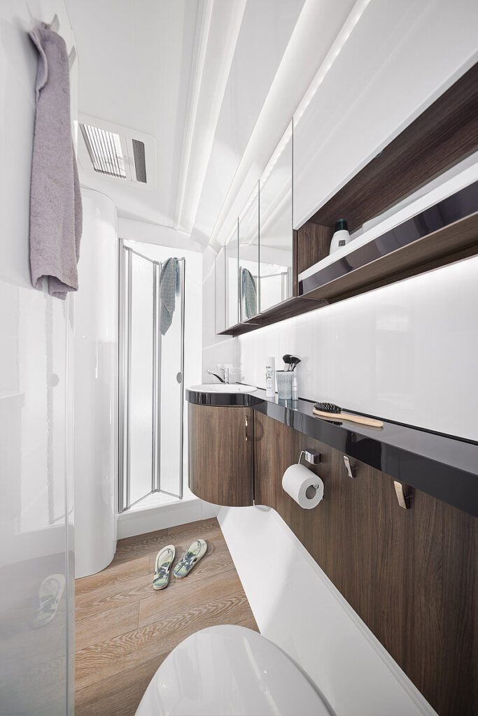 2026-WW-Prestige-560-WLU-innen-Dusche-h-BEAR-PRESSE-thumb